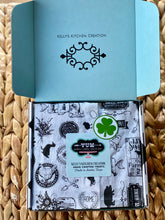 Load image into Gallery viewer, Mint Chocolate Chip Cookies & Chocolate Pistachio Macarons