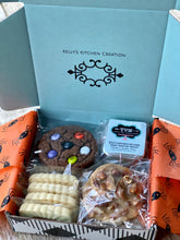 Load image into Gallery viewer, 2021 Halloween Gift Box
