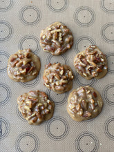 Load image into Gallery viewer, Candies & Nuts Gift Box