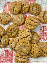 Load image into Gallery viewer, Dec. 2021 Holiday Gift Box