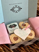 Load image into Gallery viewer, Shortbread Heart Cookies