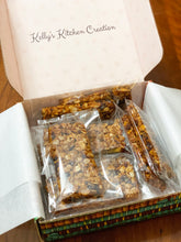 Load image into Gallery viewer, Crunchy Granola Bars